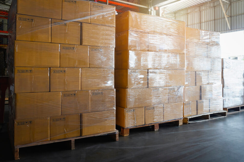 Properly secured boxes help to prevent shipping damage.